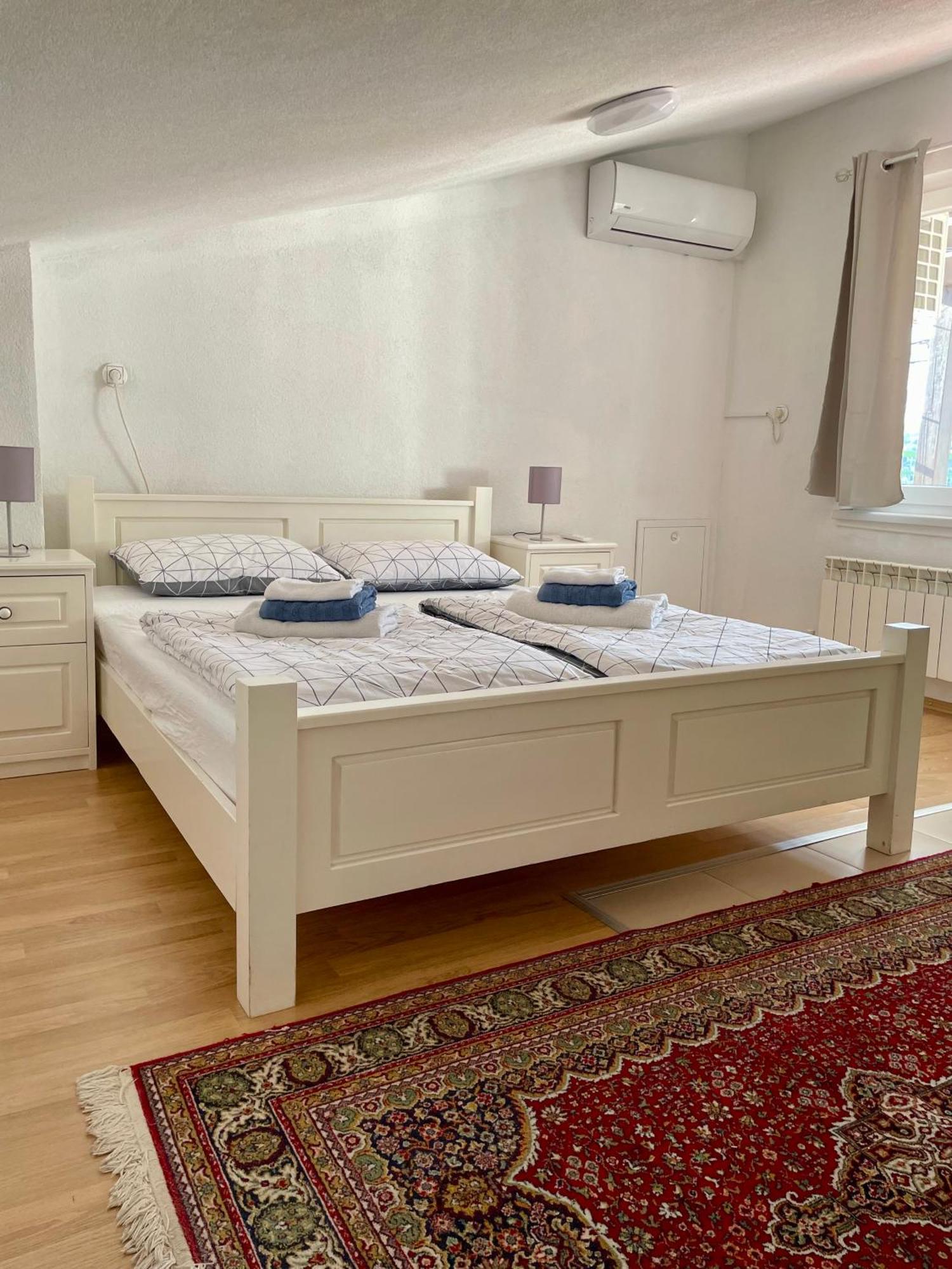 Sarajevo Cozy Attic Apartment Ngoại thất bức ảnh